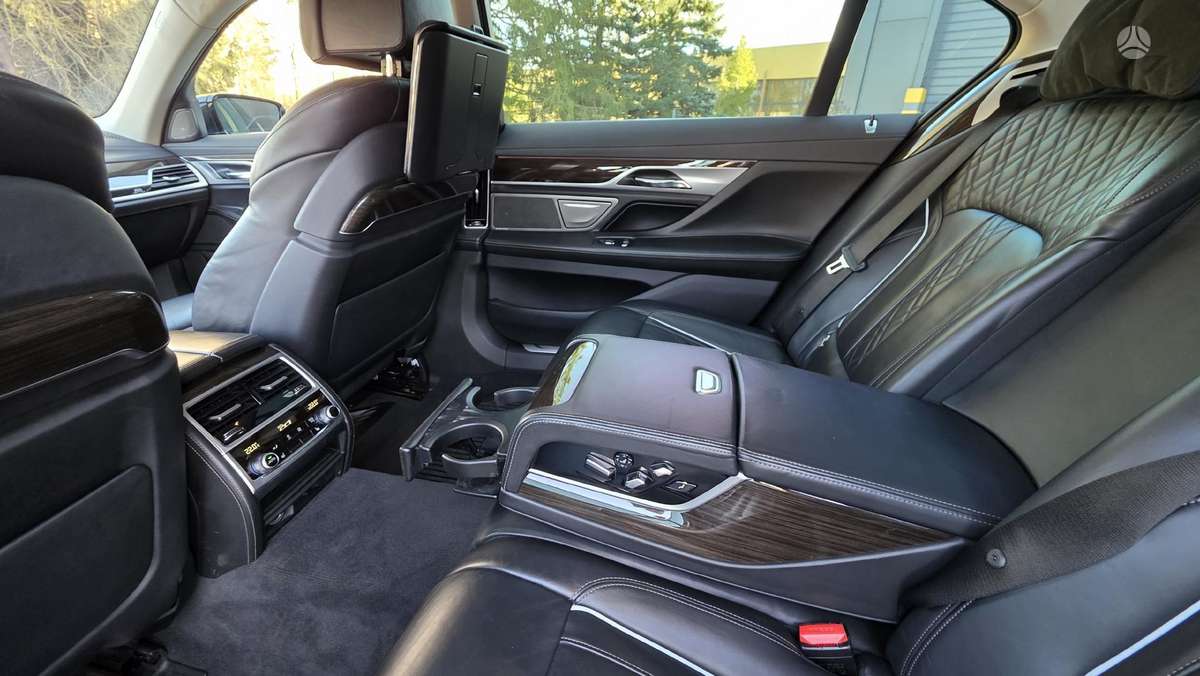 BMW 740, 3.0 l., Седан