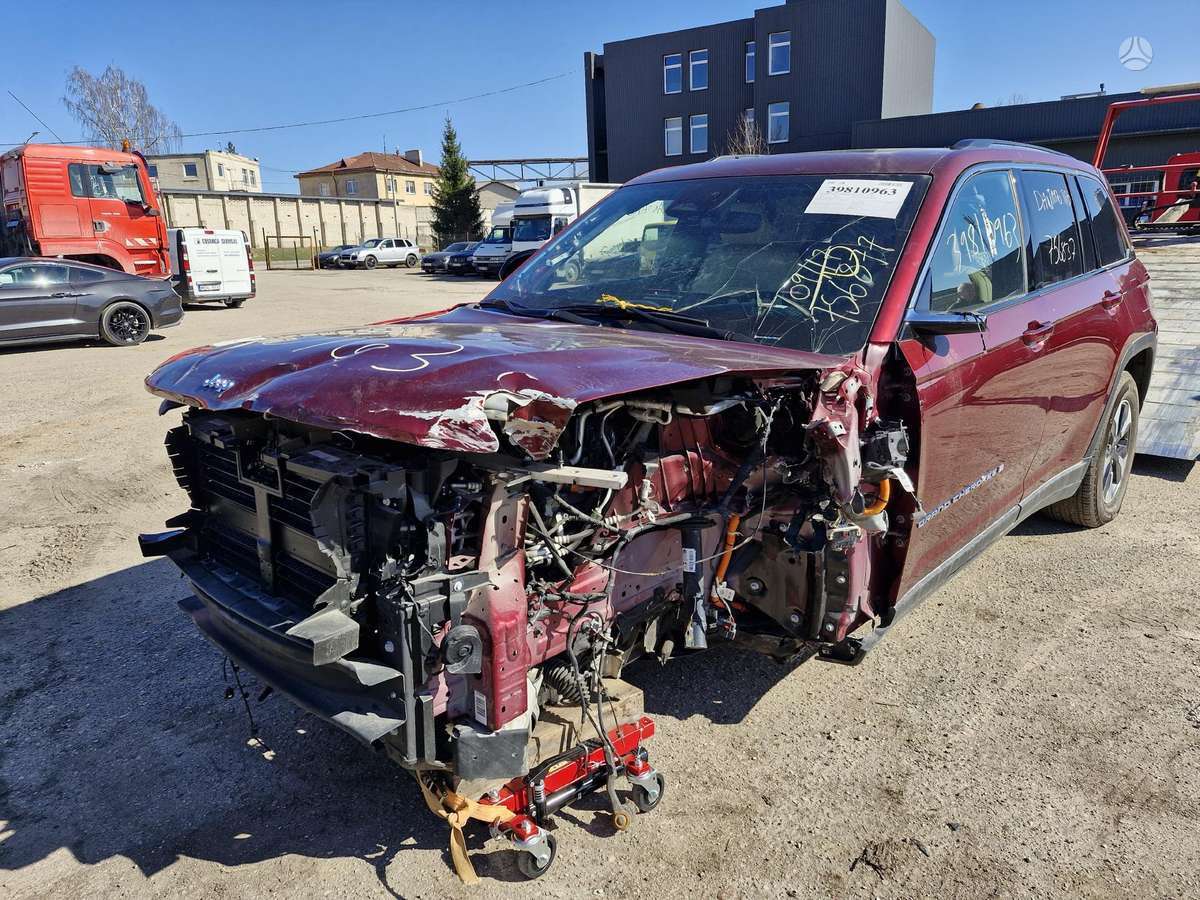 Jeep Grand Cherokee kėbulo dalys