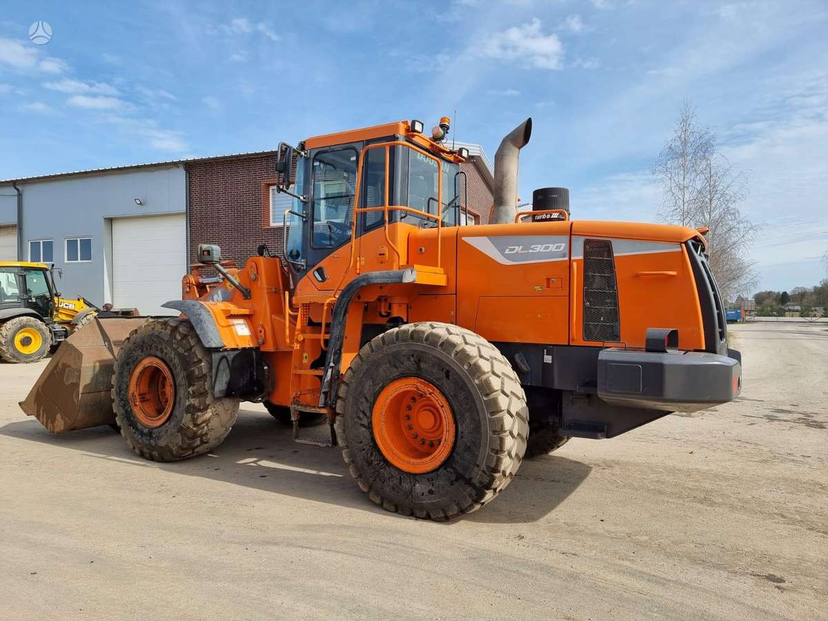 Doosan DL 300-5, фронтальные погрузчики