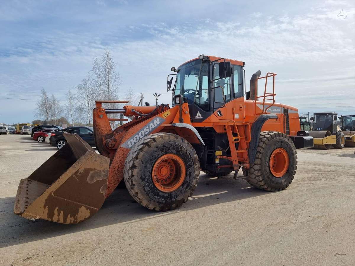 Doosan DL 300-5, фронтальные погрузчики