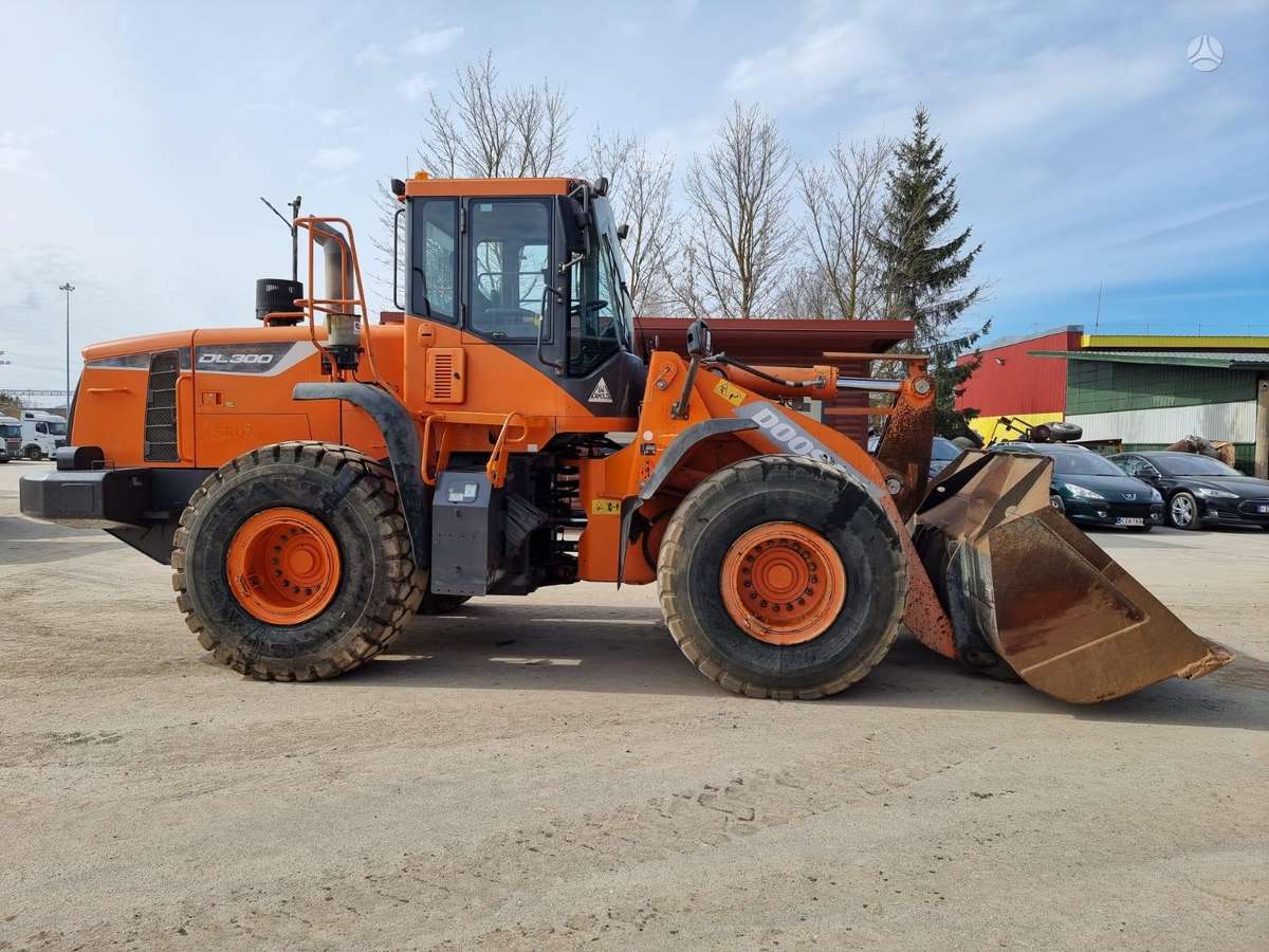 Doosan DL 300-5, фронтальные погрузчики