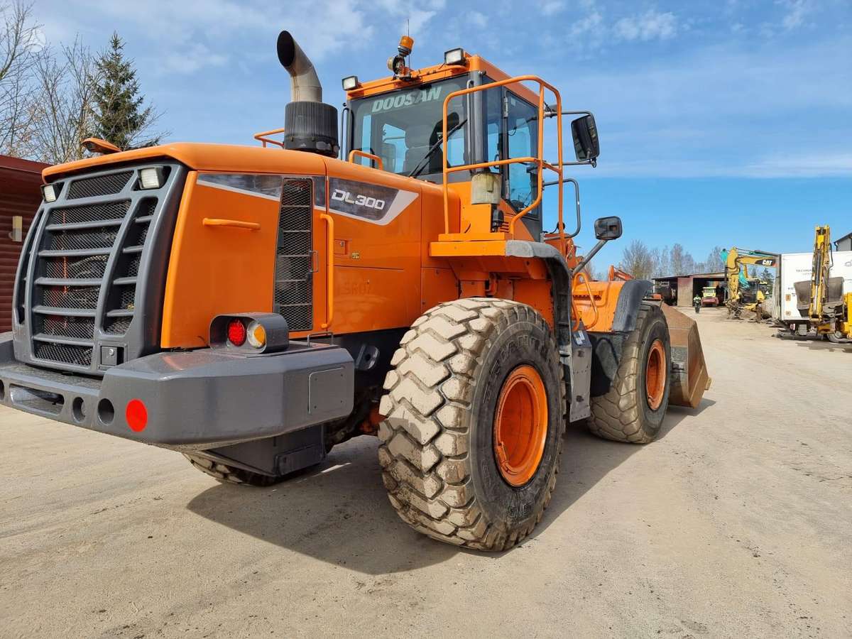Doosan DL 300-5, фронтальные погрузчики