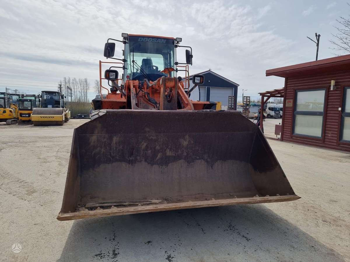 Doosan DL 300-5, фронтальные погрузчики