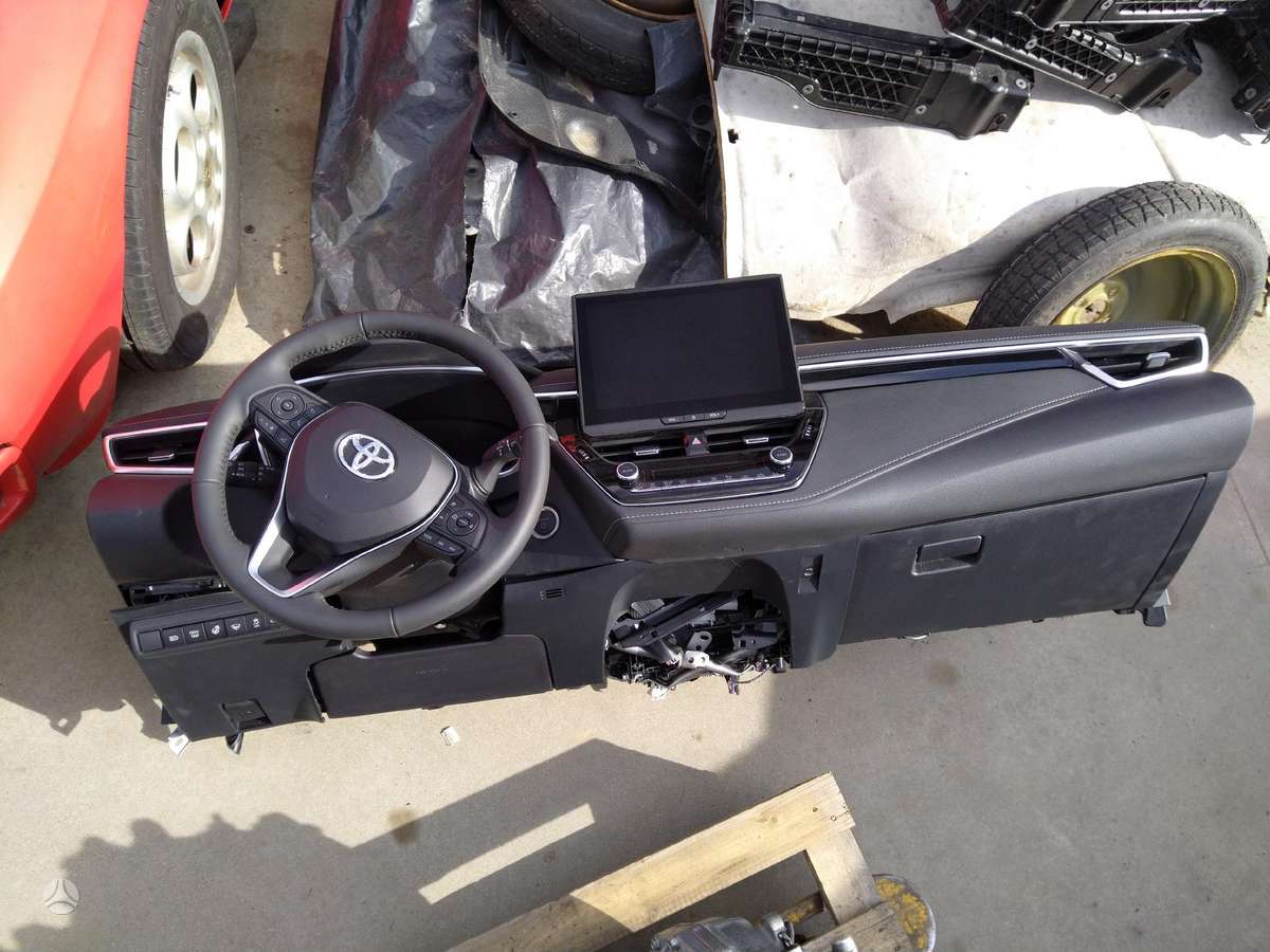 Toyota Corolla gaismas
