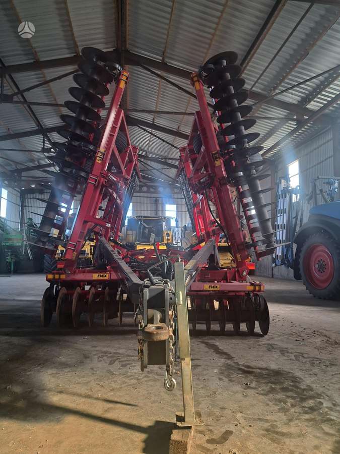 Challenger 4233, žemės dirbimo / ruošimo technika
