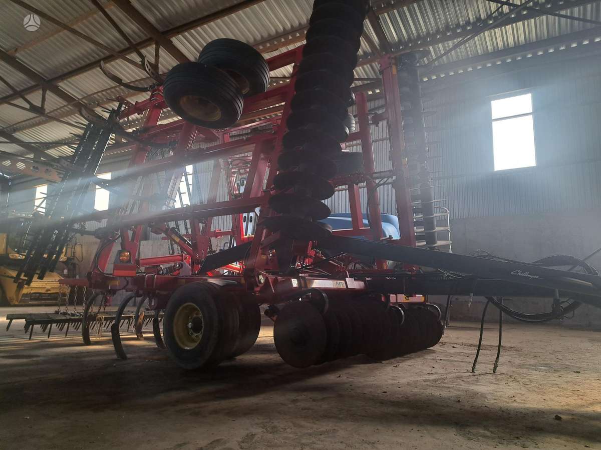 Challenger 4233, soil preparation / cultivation machinery