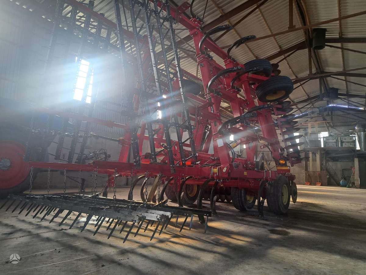 Challenger 4233, soil preparation / cultivation machinery