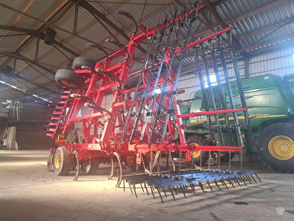 Challenger 4233, soil preparation / cultivation machinery