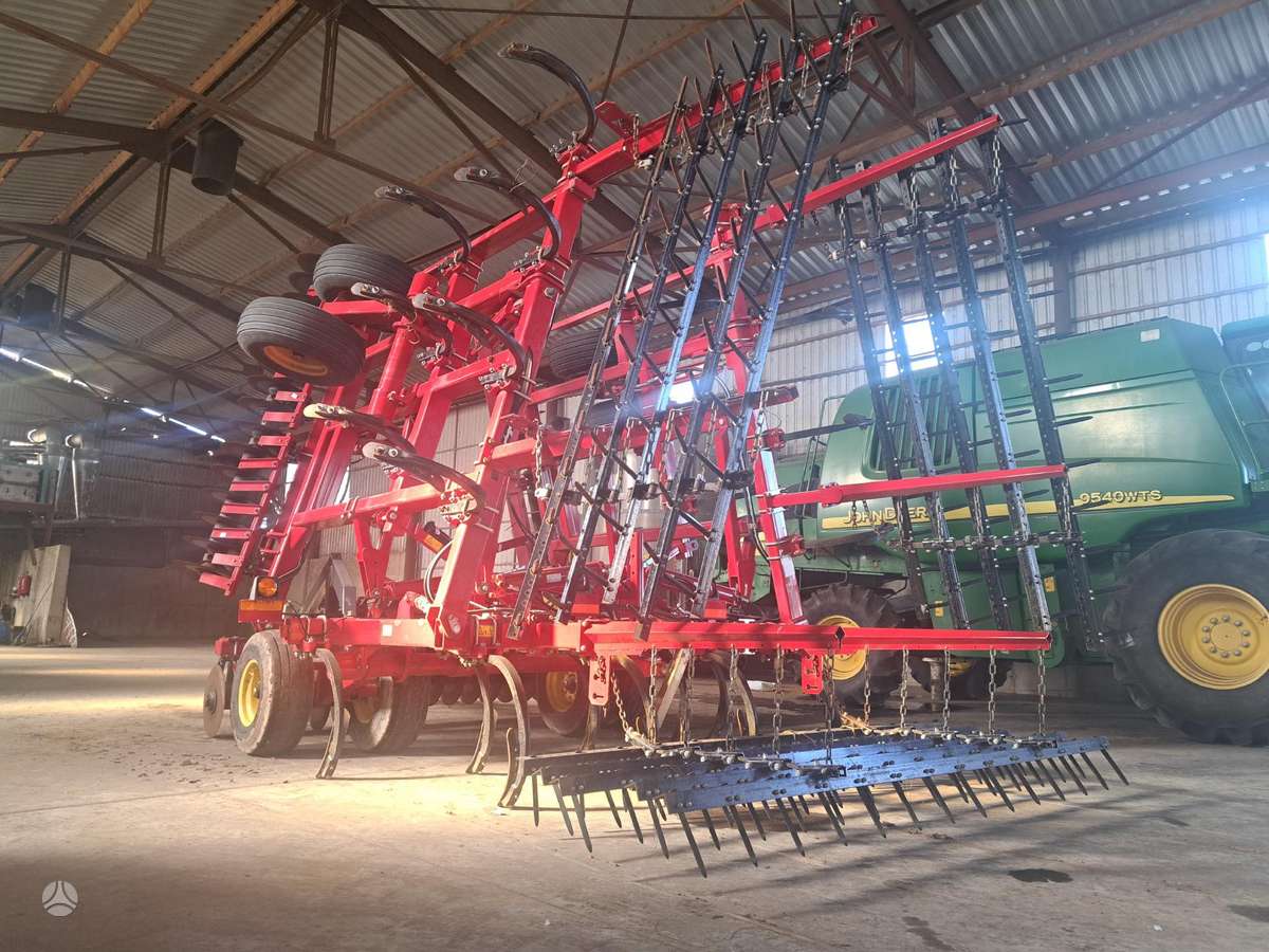 Challenger 4233, žemės dirbimo / ruošimo technika