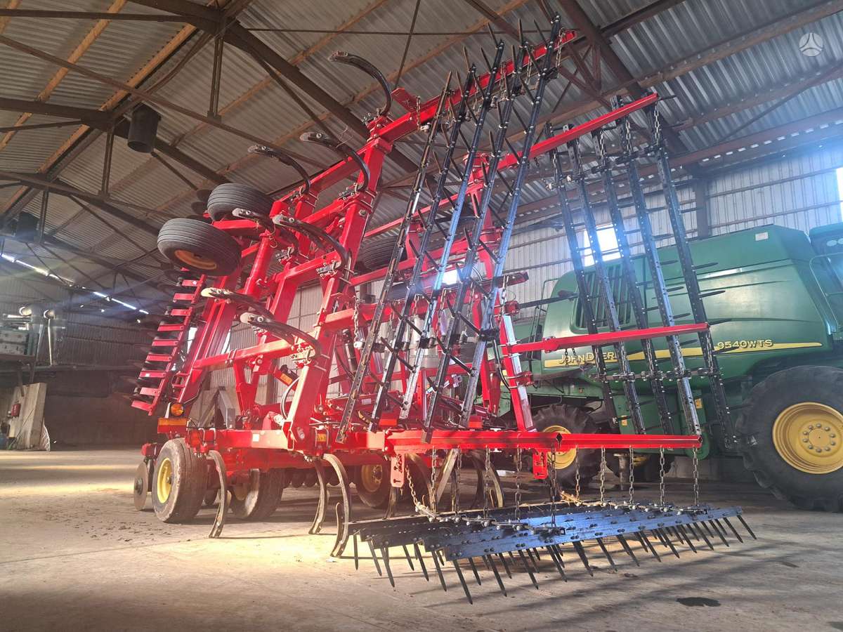 Challenger 4233, soil preparation / cultivation machinery