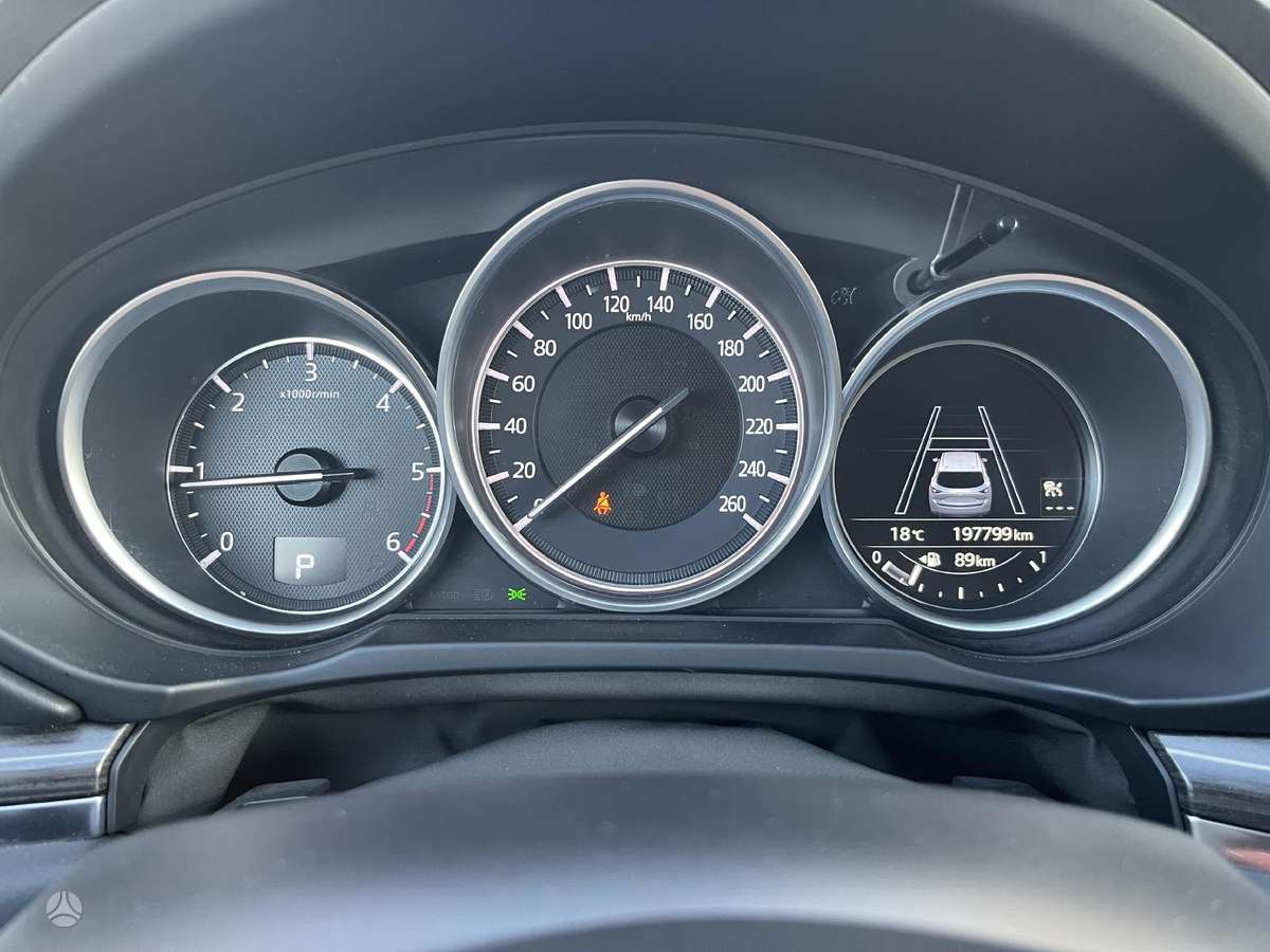 Mazda CX-5, 2.2 l., off-road / crossover