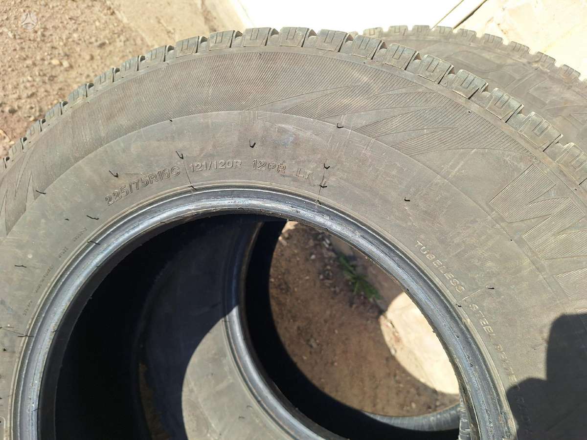 Lassa, universalios 225/75 R16