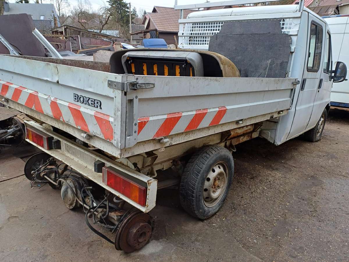 Peugeot Boxer, preču