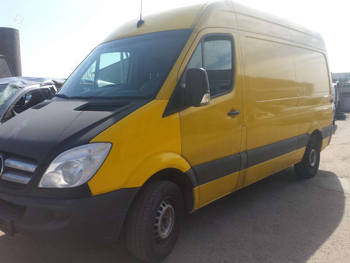 Mercedes-Benz Sprinter, passenger vans