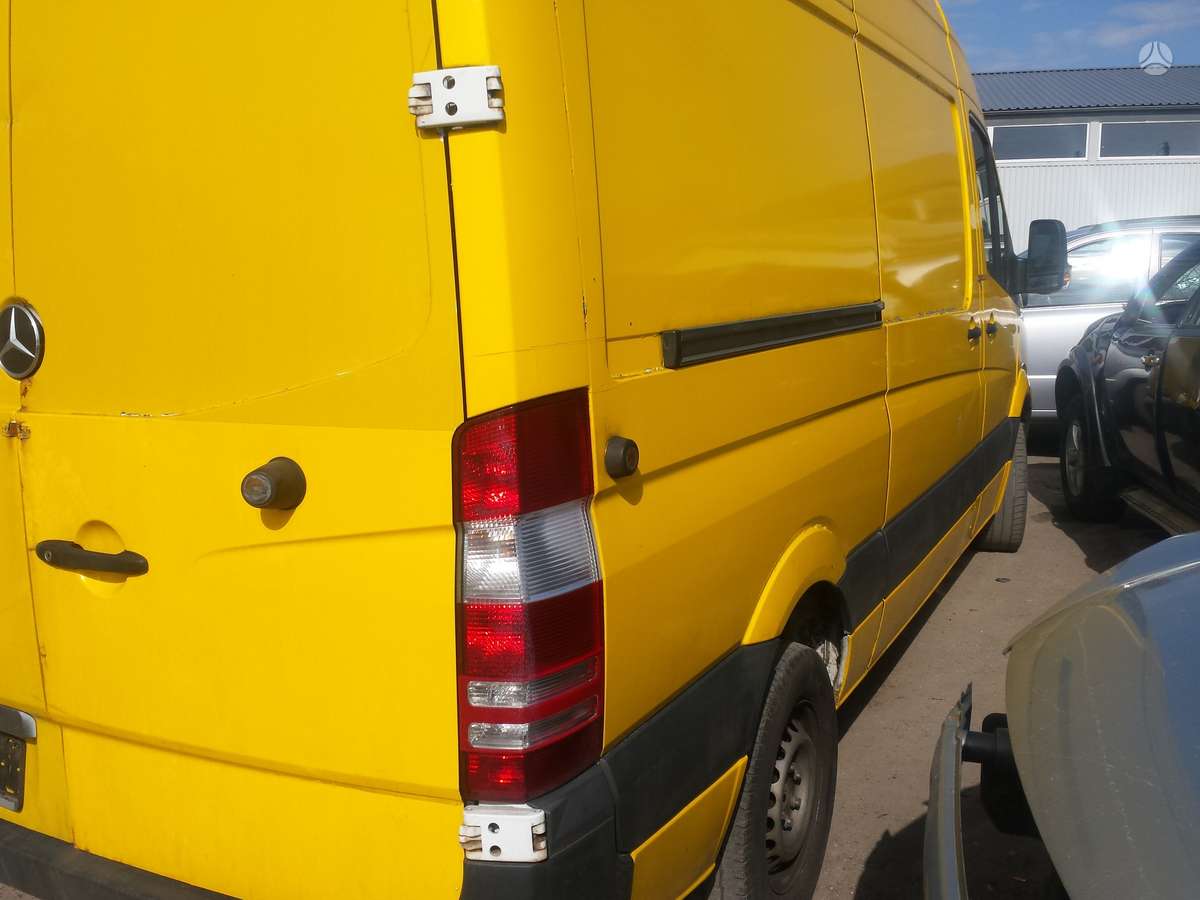 Mercedes-Benz Sprinter, passenger vans