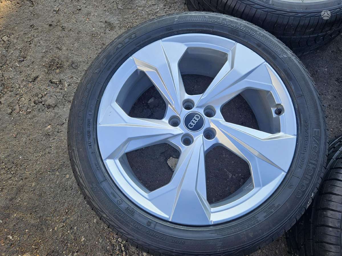 Audi Q5, lengvojo lydinio, R20