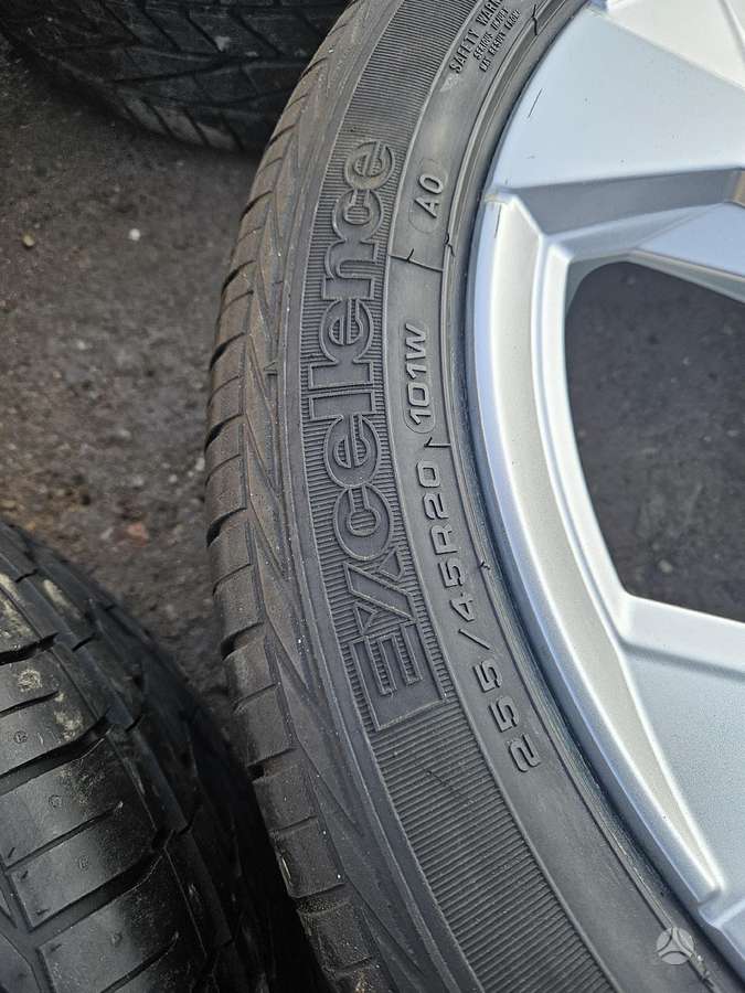 Audi Q5, lengvojo lydinio, R20