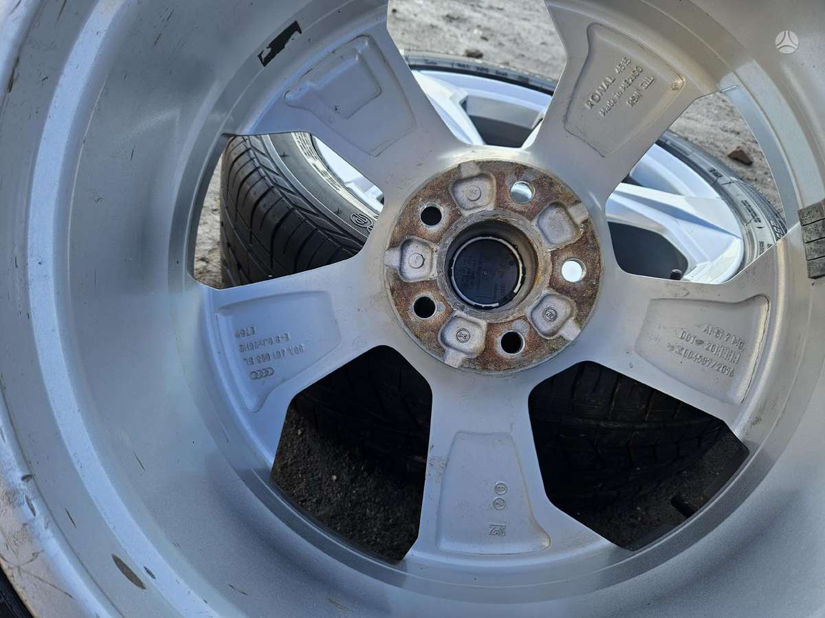 Audi Q5, lengvojo lydinio, R20