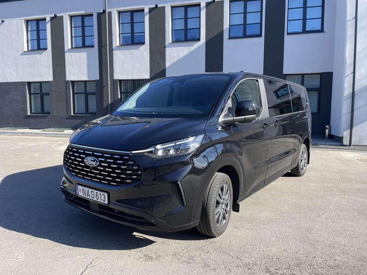 Ford Tourneo Custom, passenger minibus