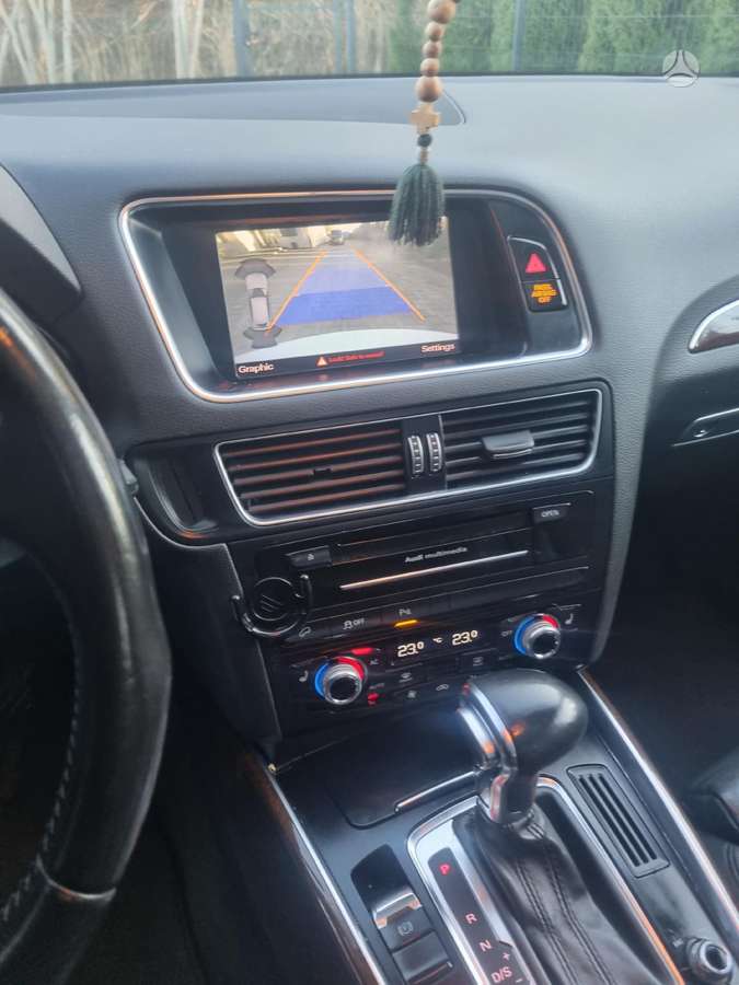 Audi Q5, 2.0 l., Седан