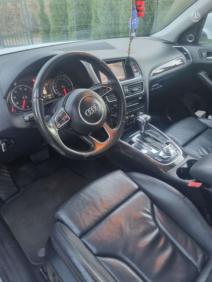 Audi Q5, 2.0 l., Седан