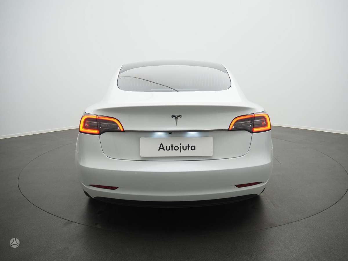Tesla Model 3, 54 кВт·ч, Седан