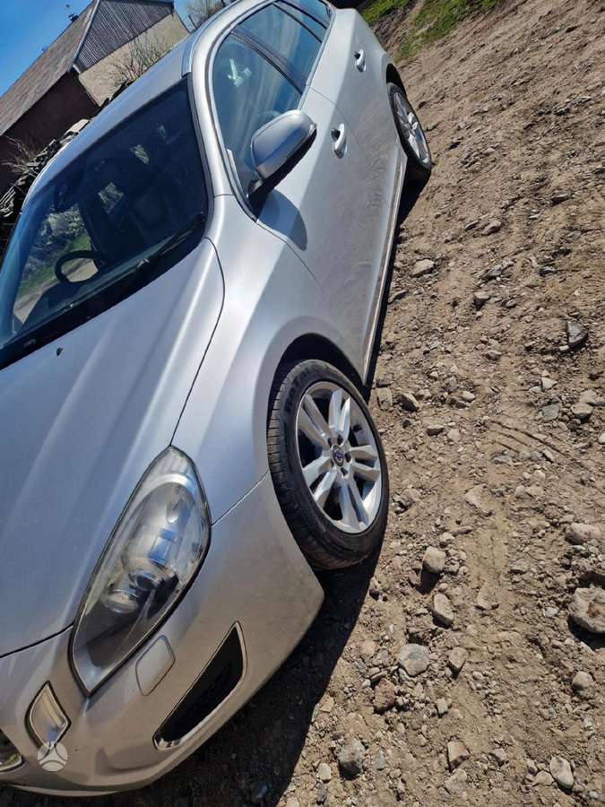 Volvo V60 Variklis geras dalis siunčiame