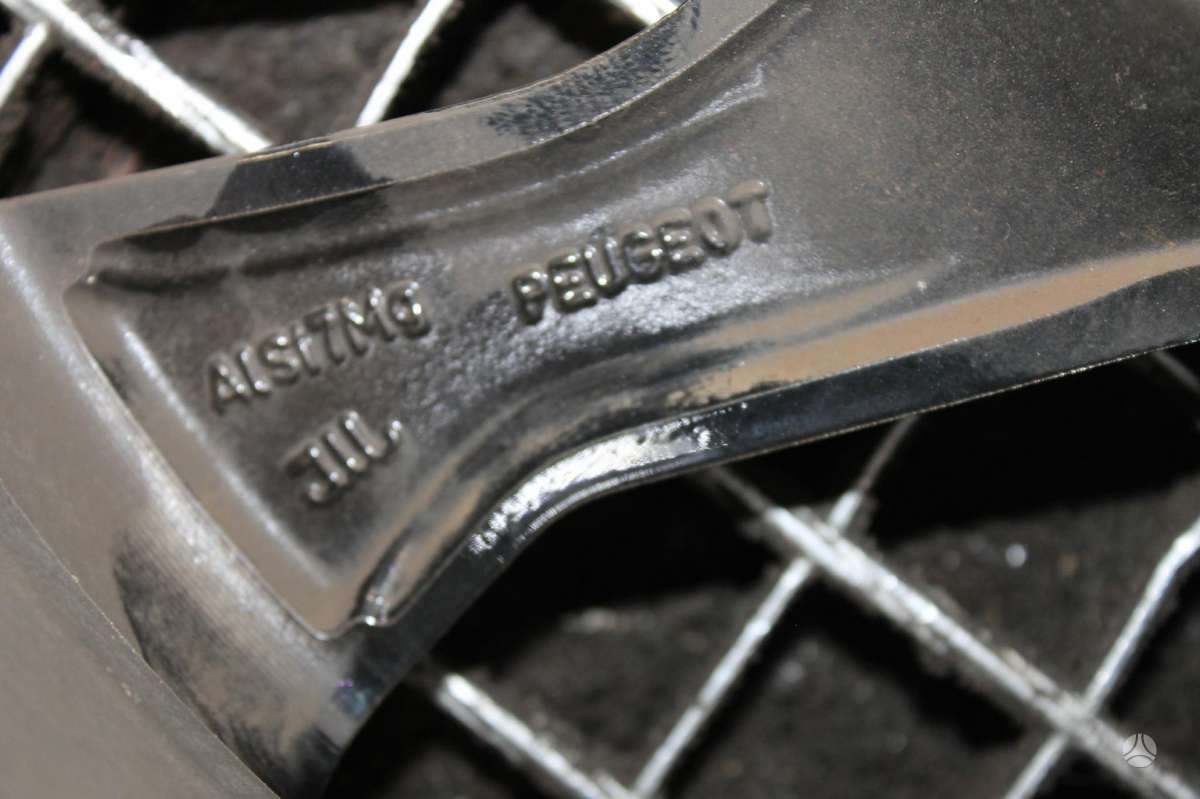 Peugeot, lengvojo lydinio, R18