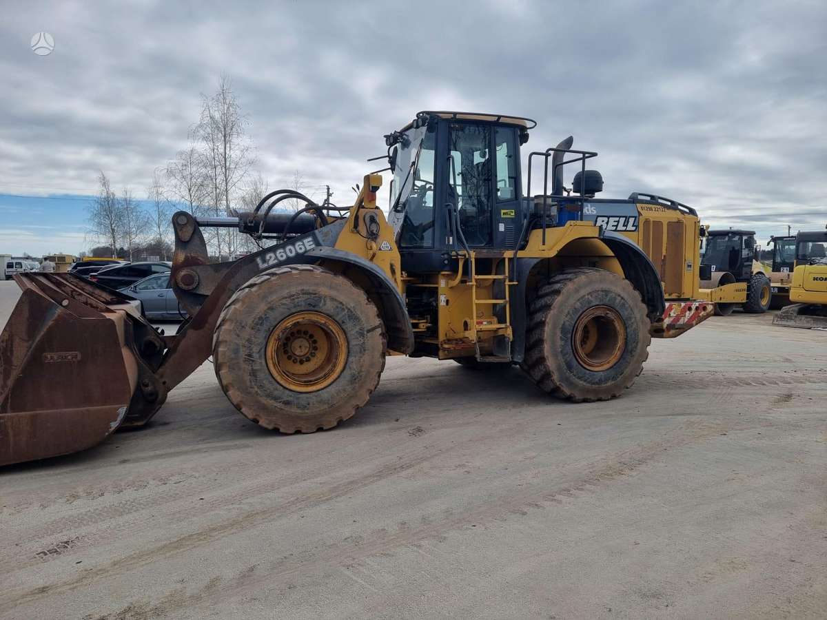 Bell L 2606 E, frontal loader