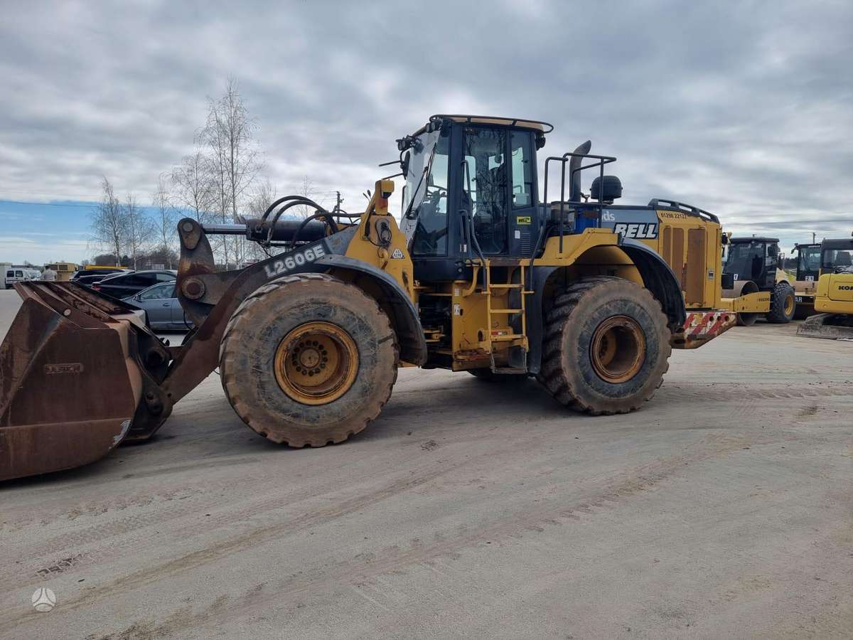 Bell L 2606 E, фронтальные погрузчики