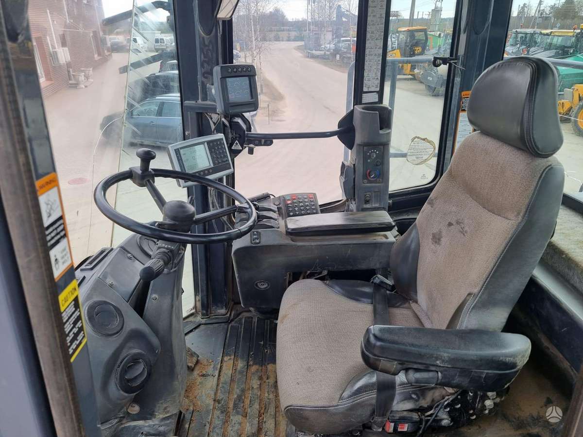 Bell L 2606 E, фронтальные погрузчики