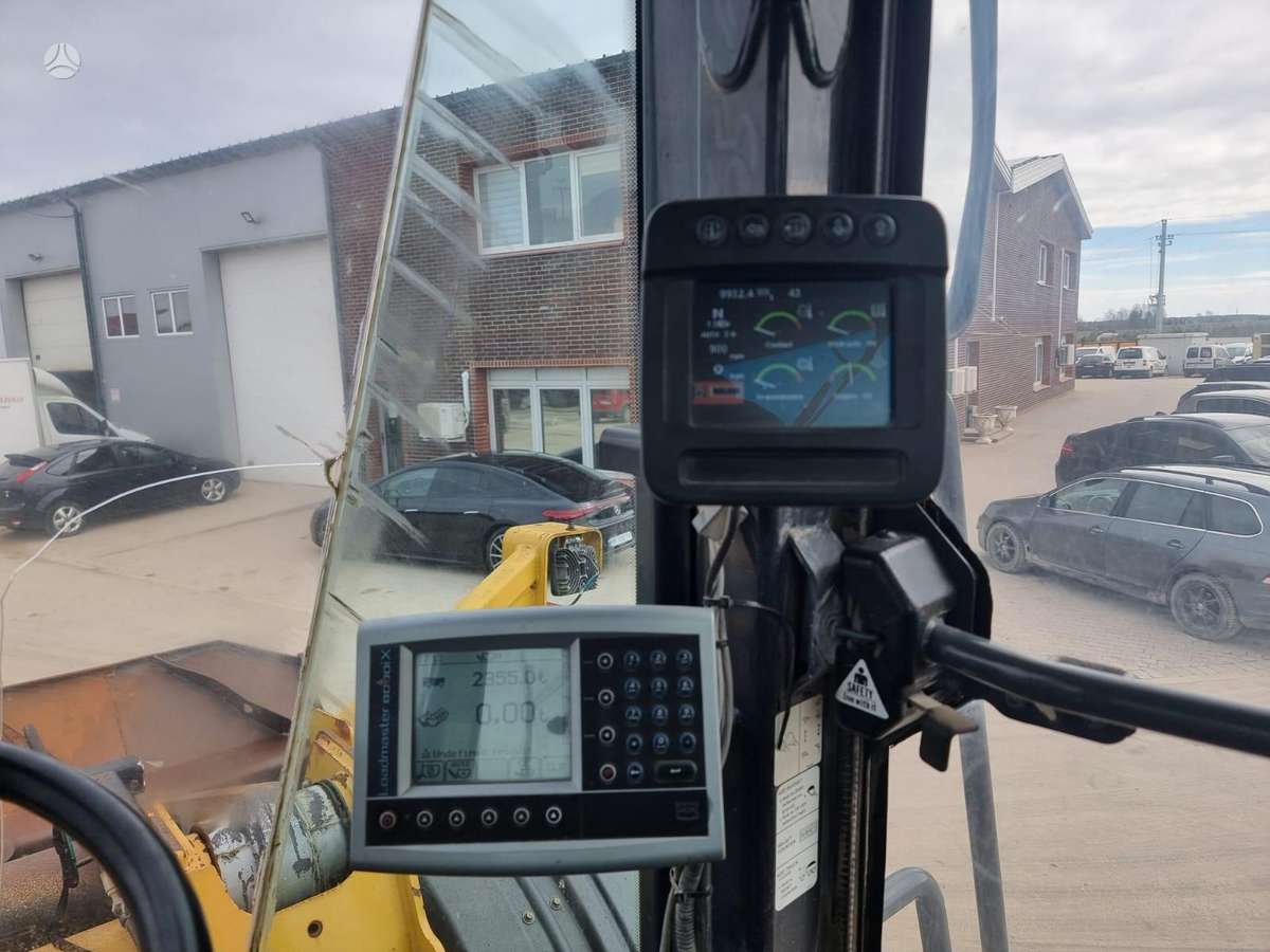 Bell L 2606 E, frontal loader