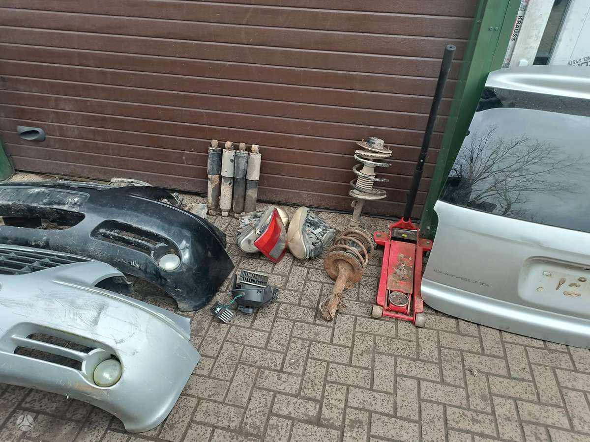 Chrysler Voyager kėbulo dalys