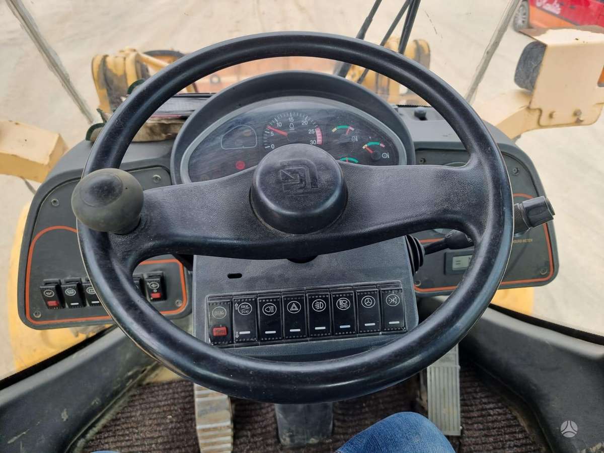 Caterpillar CLG824, фронтальные погрузчики