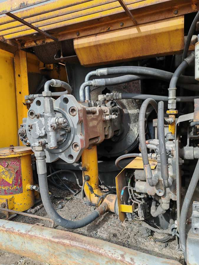 JCB JS240LC, statybos ir kelių tiesimo technika
