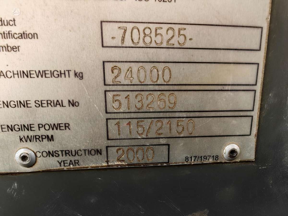 JCB JS240LC, statybos ir kelių tiesimo technika