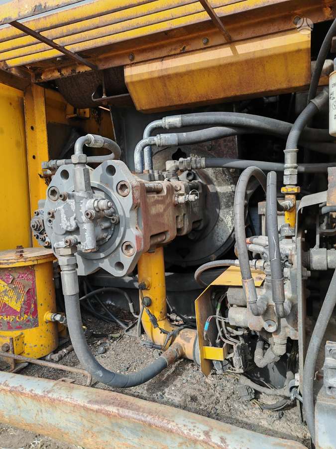 JCB JS240LC, excavator