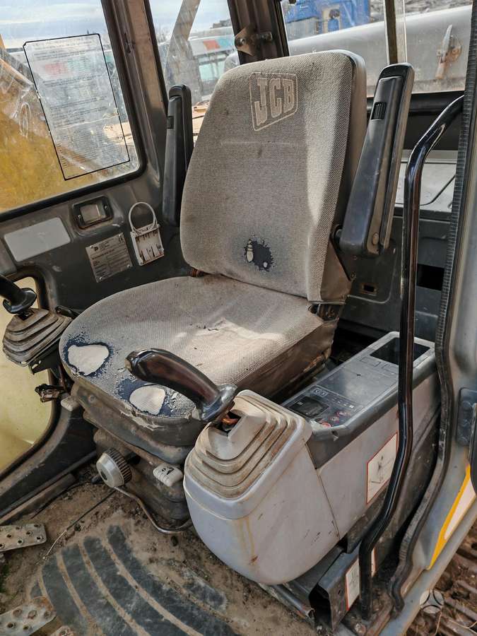 JCB JS240LC, excavator