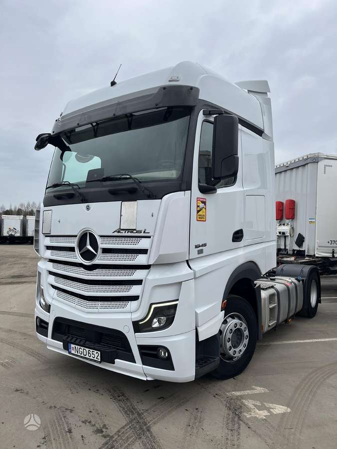 Mercedes-Benz Actros 1845 BigSpace, double sleeper