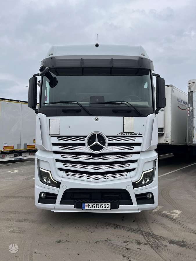 Mercedes-Benz Actros 1845 BigSpace, double sleeper