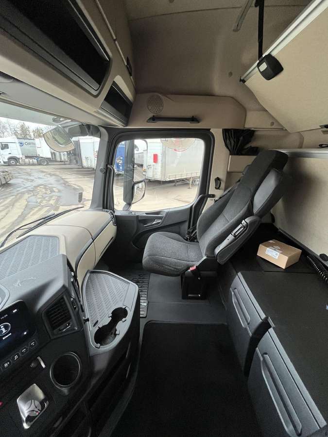 Mercedes-Benz Actros 1845 BigSpace, double sleeper