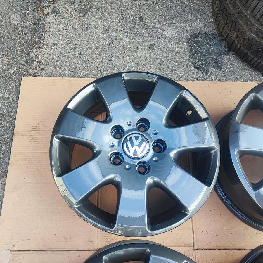 Volkswagen, light alloy, R16