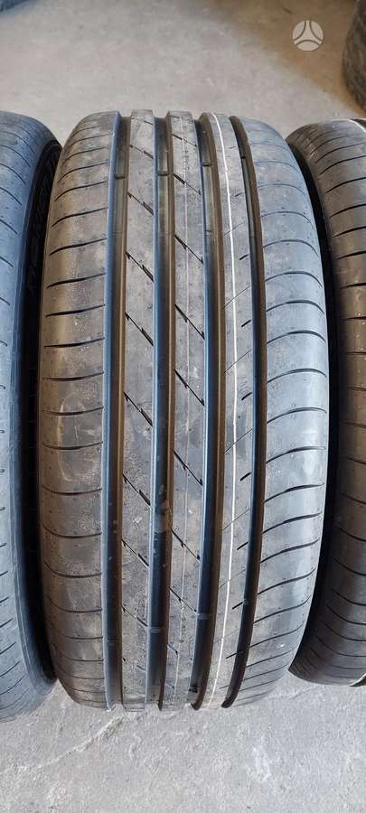 Nokian, vasarinės 255/45 R20