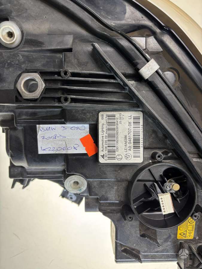 BMW 3 serija, 9481707, Cen24796
