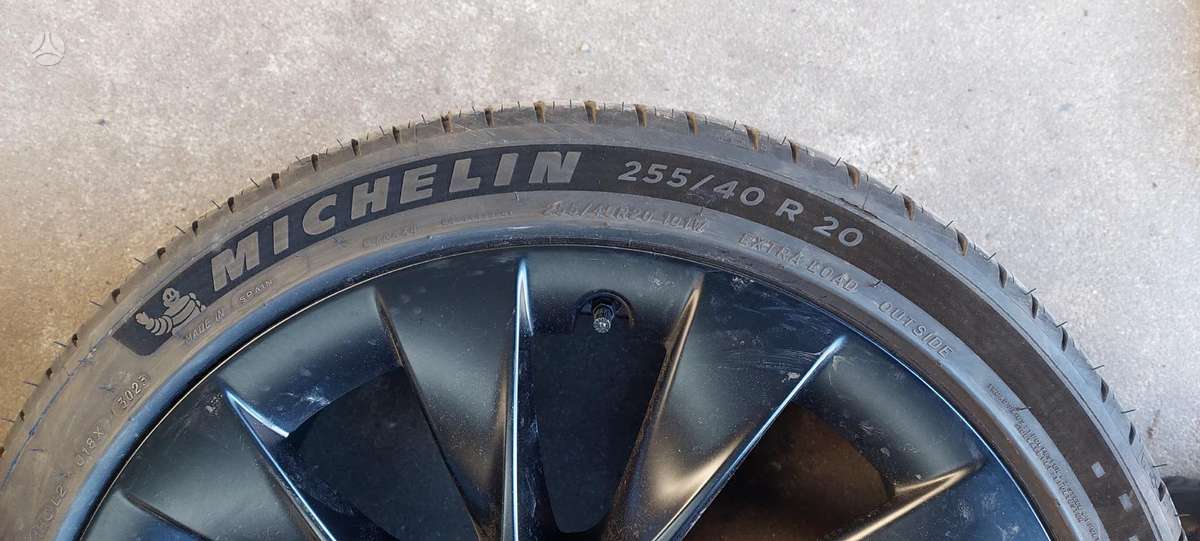Michelin, летние 255/40 R20