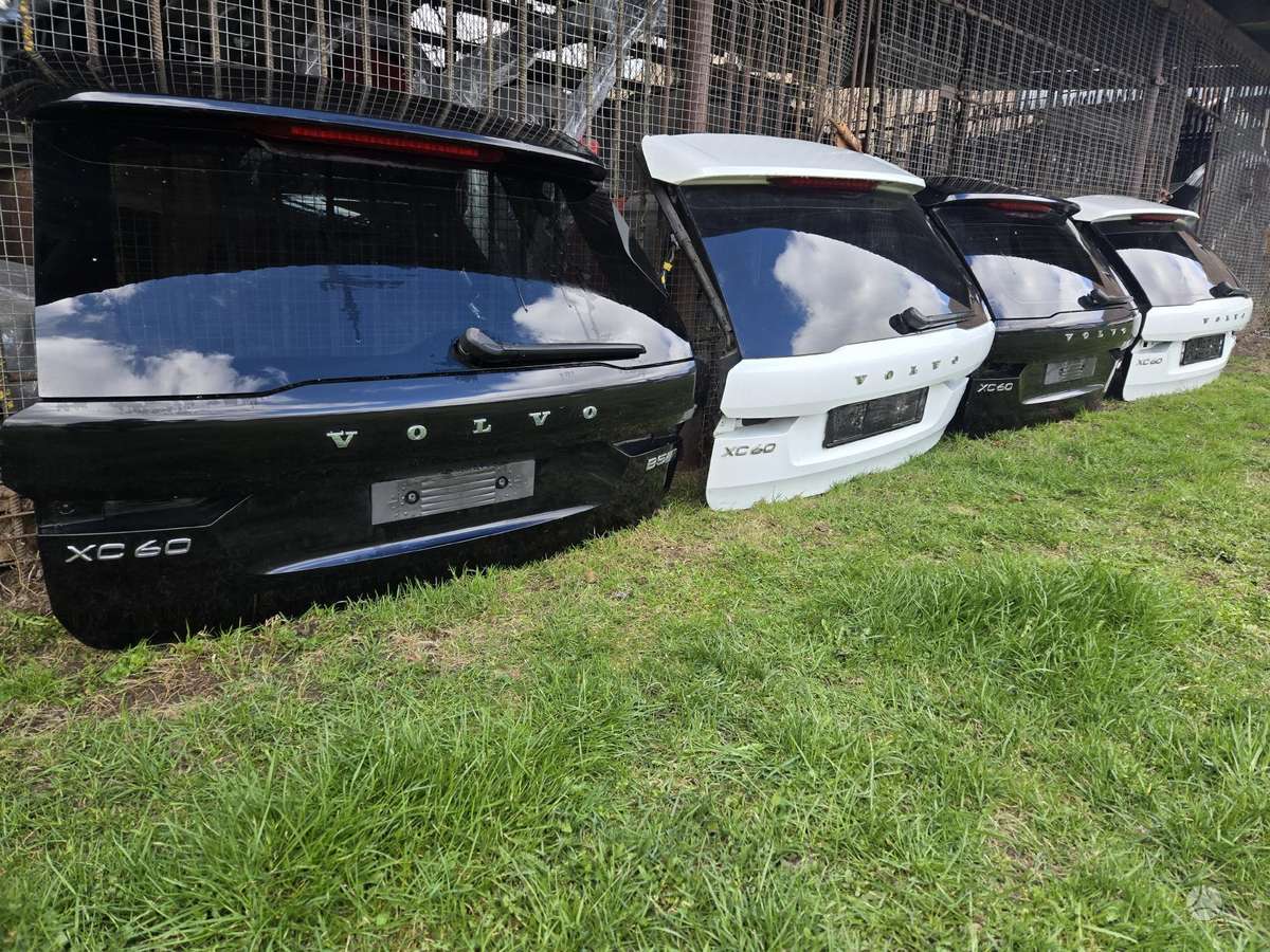 Volvo XC60, Bagažinės dangčiai