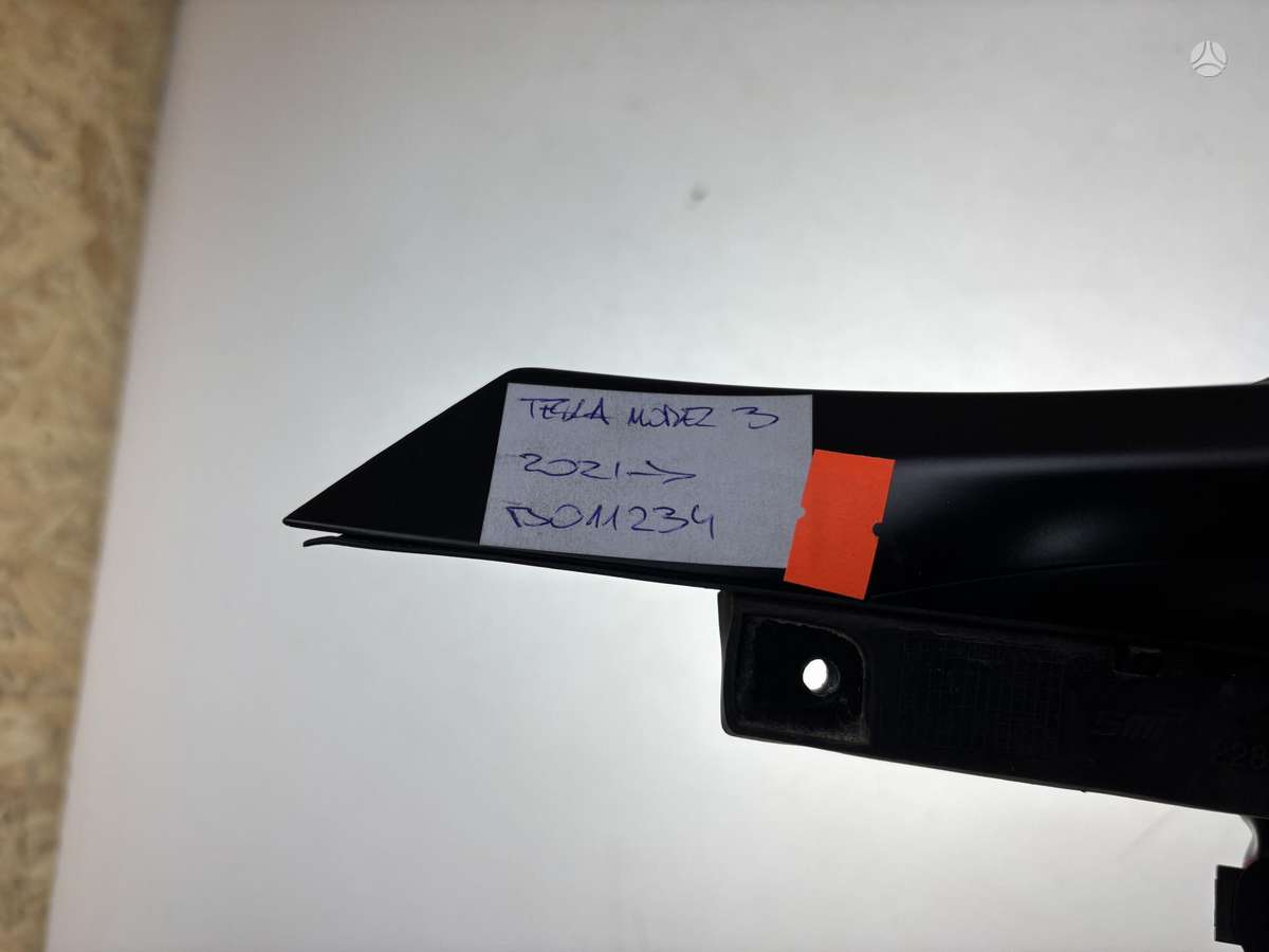Tesla Model 3 Cen24837