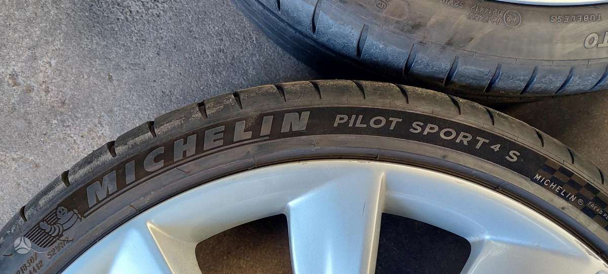 Michelin, vasarinės 265/35 R21