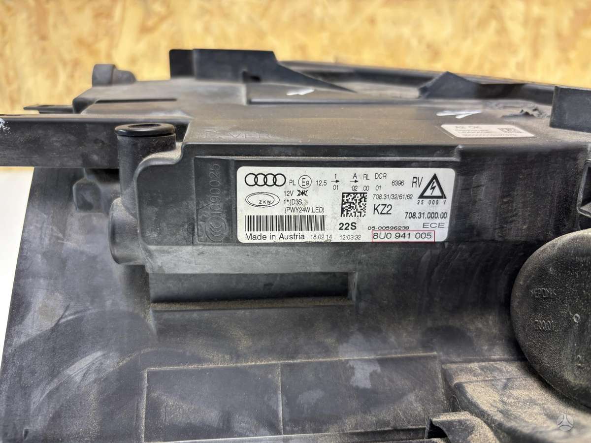Audi Q3, 8U0941005, Cen25130