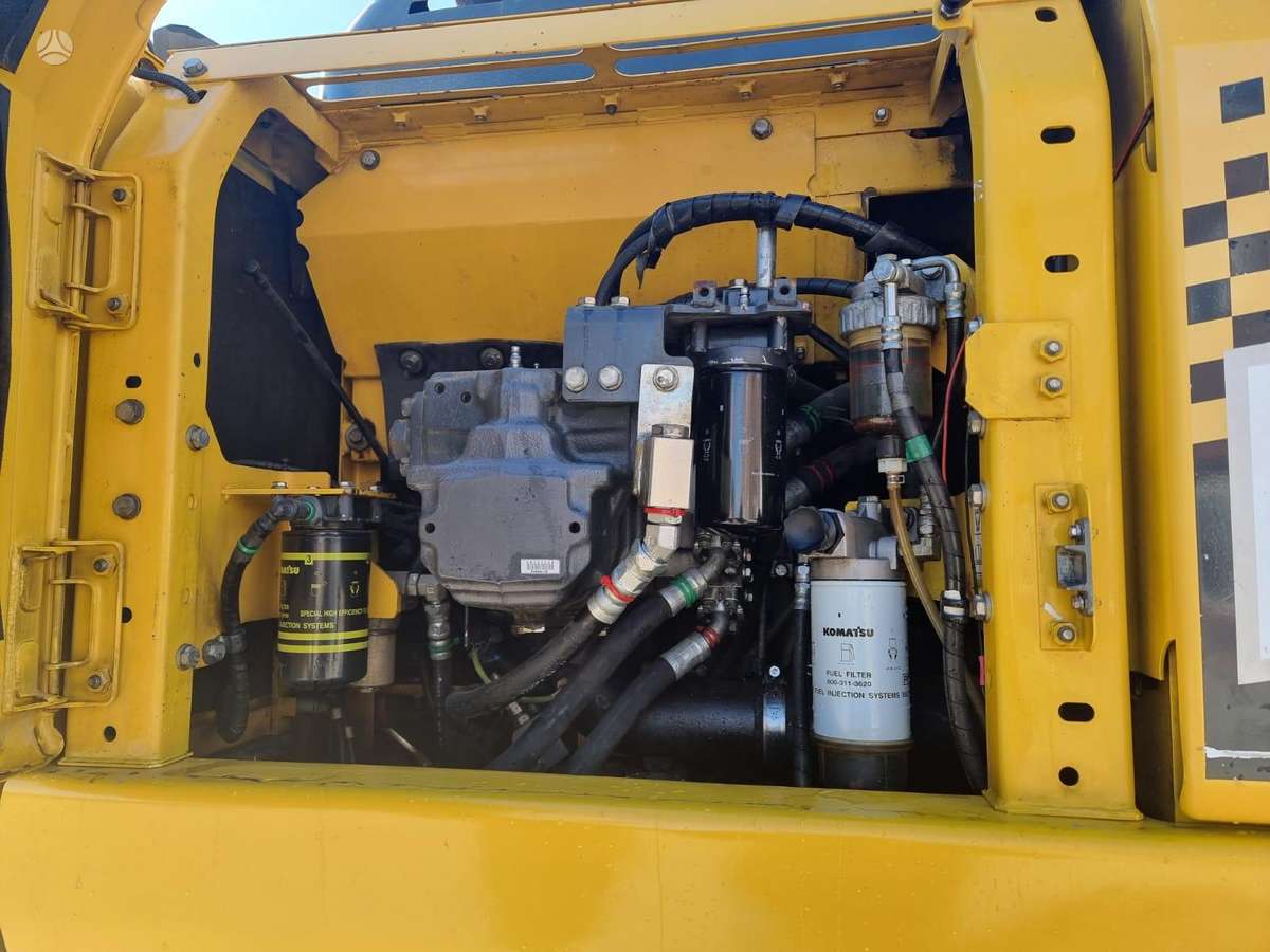 Komatsu HB 215 LC-1 Hybrid, ekskavatoriai